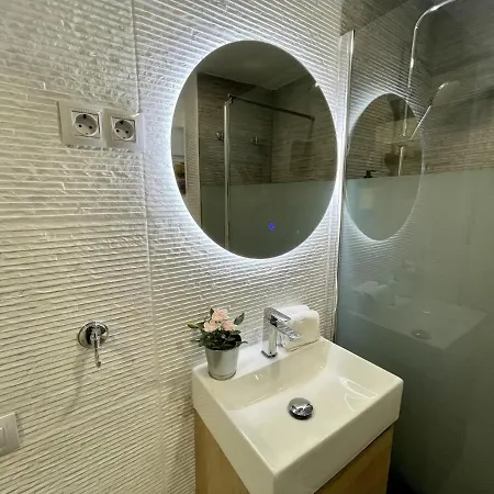 Апартаменти Pretty Pool View