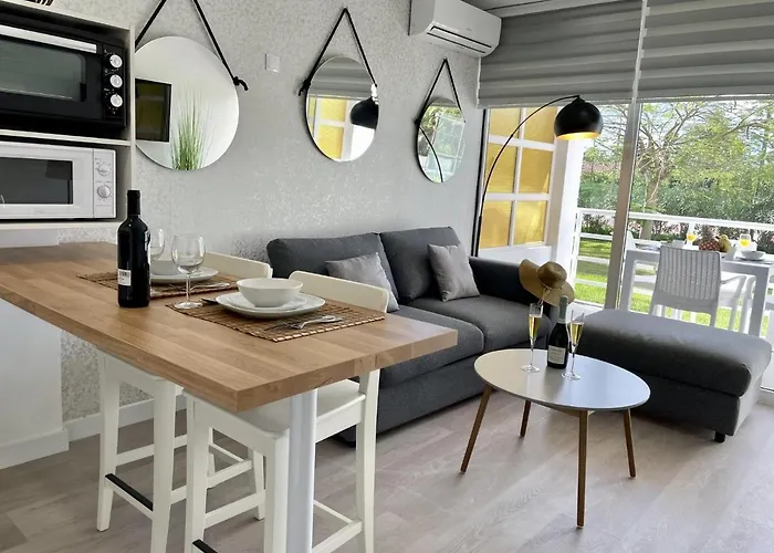 Pretty Pool View * Πλάγια ντελ Ινγκλές