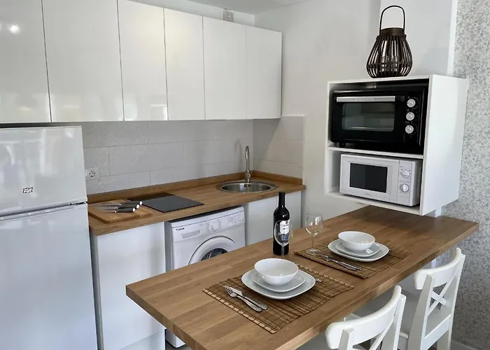 Pretty Pool View * Πλάγια ντελ Ινγκλές