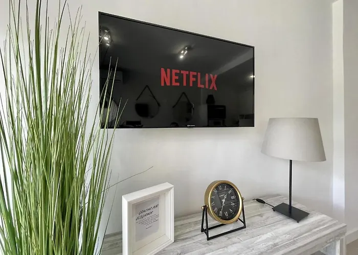 Apartment Pretty Pool View