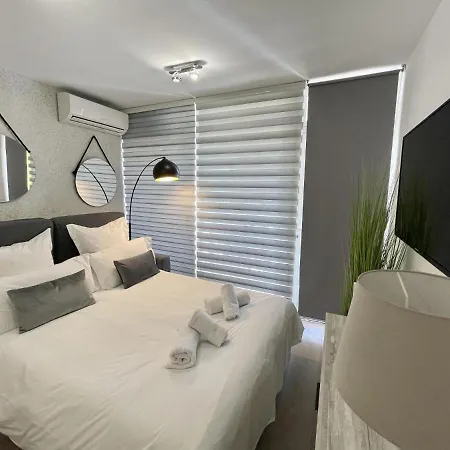 Pretty Pool View 普拉亚戴尔雷安格莱斯