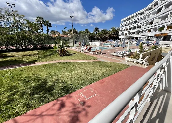 Pretty Pool View Playa del Inglés