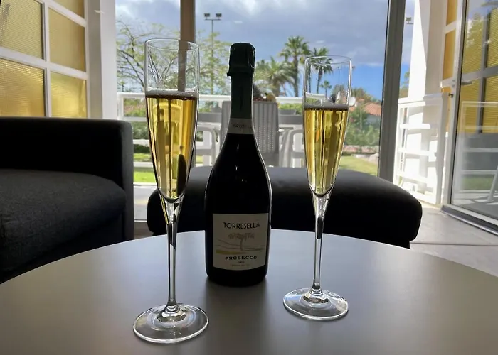 Pretty Pool View Playa del Inglés