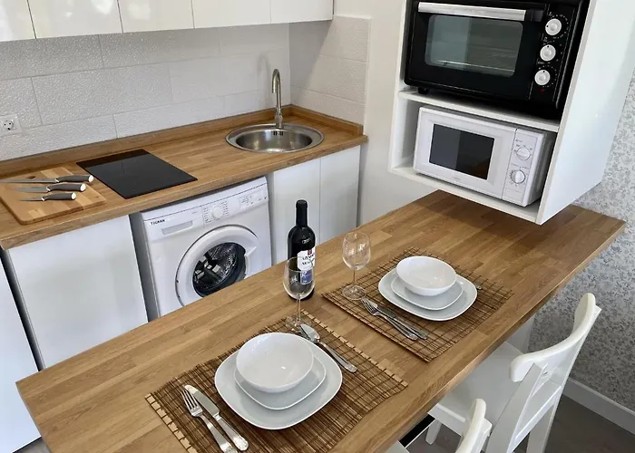 Апартаменти Pretty Pool View